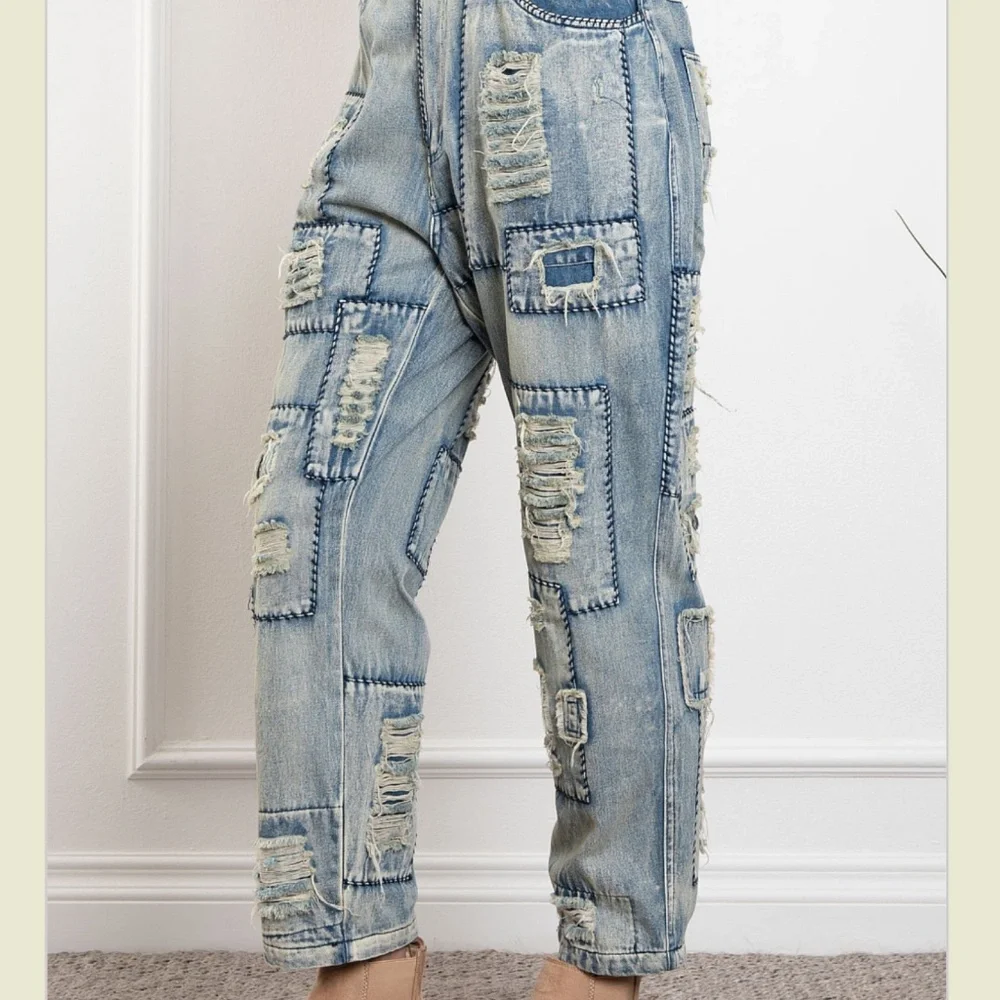 Distressed Patchwork Cropped Jeans - Picture 6 of 7